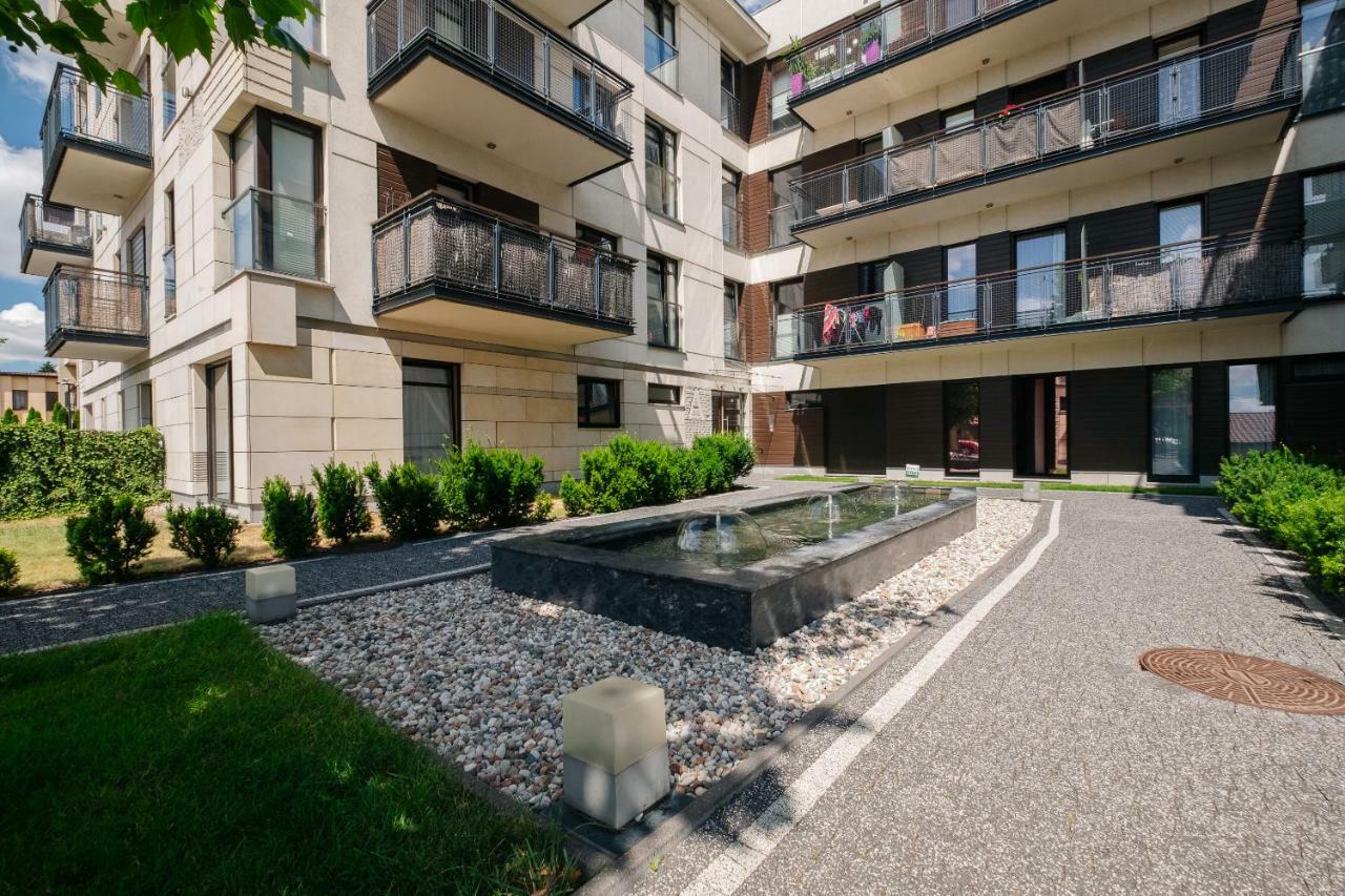 Modern Apartment Across The Ponds Varšava Exteriér fotografie